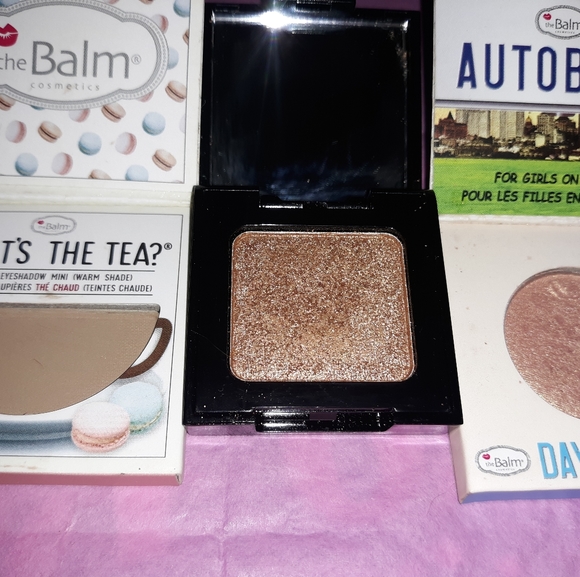 Single Eye shadows - Picture 2 of 3
